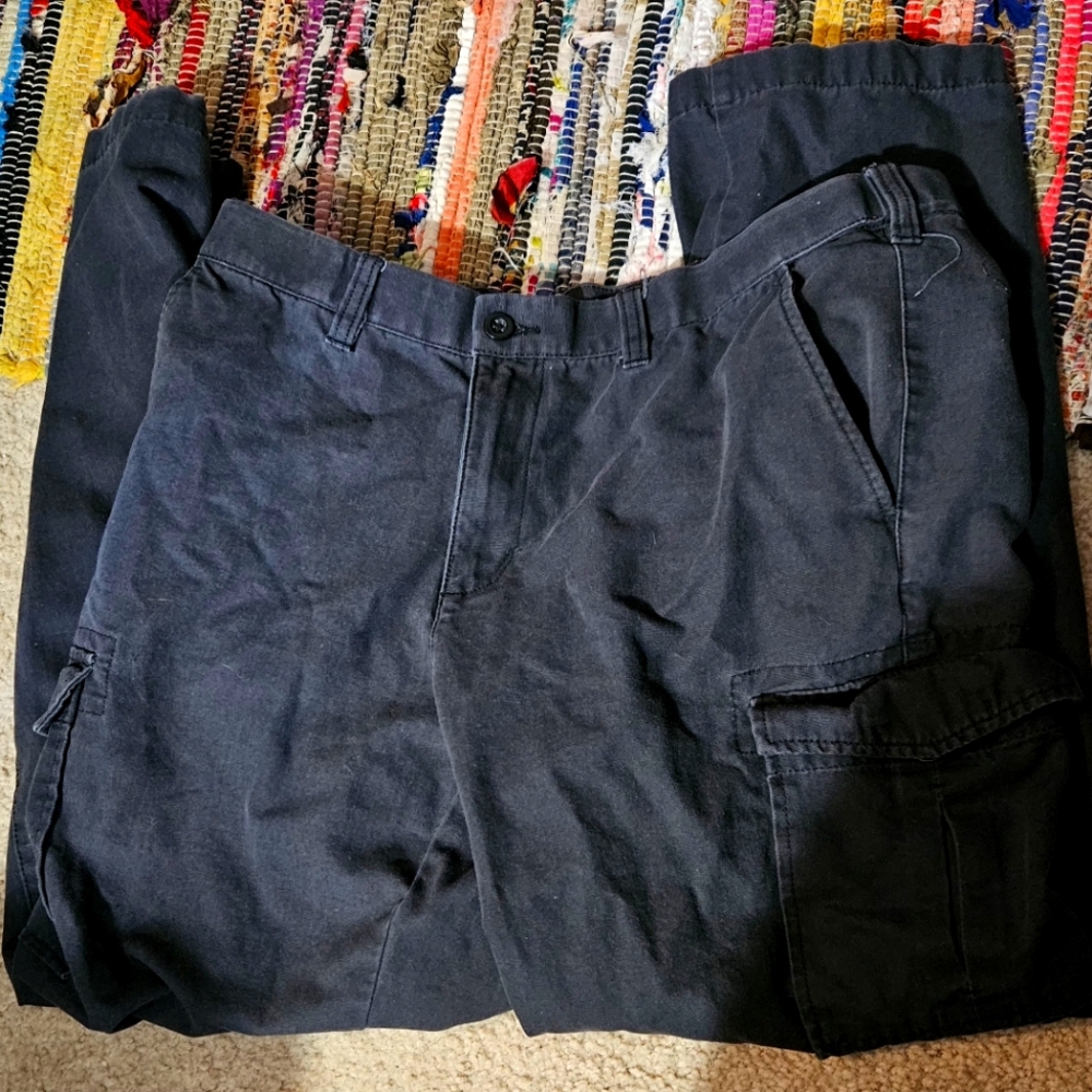 Croft and Barrow classic fit black cargo pants 36x32
